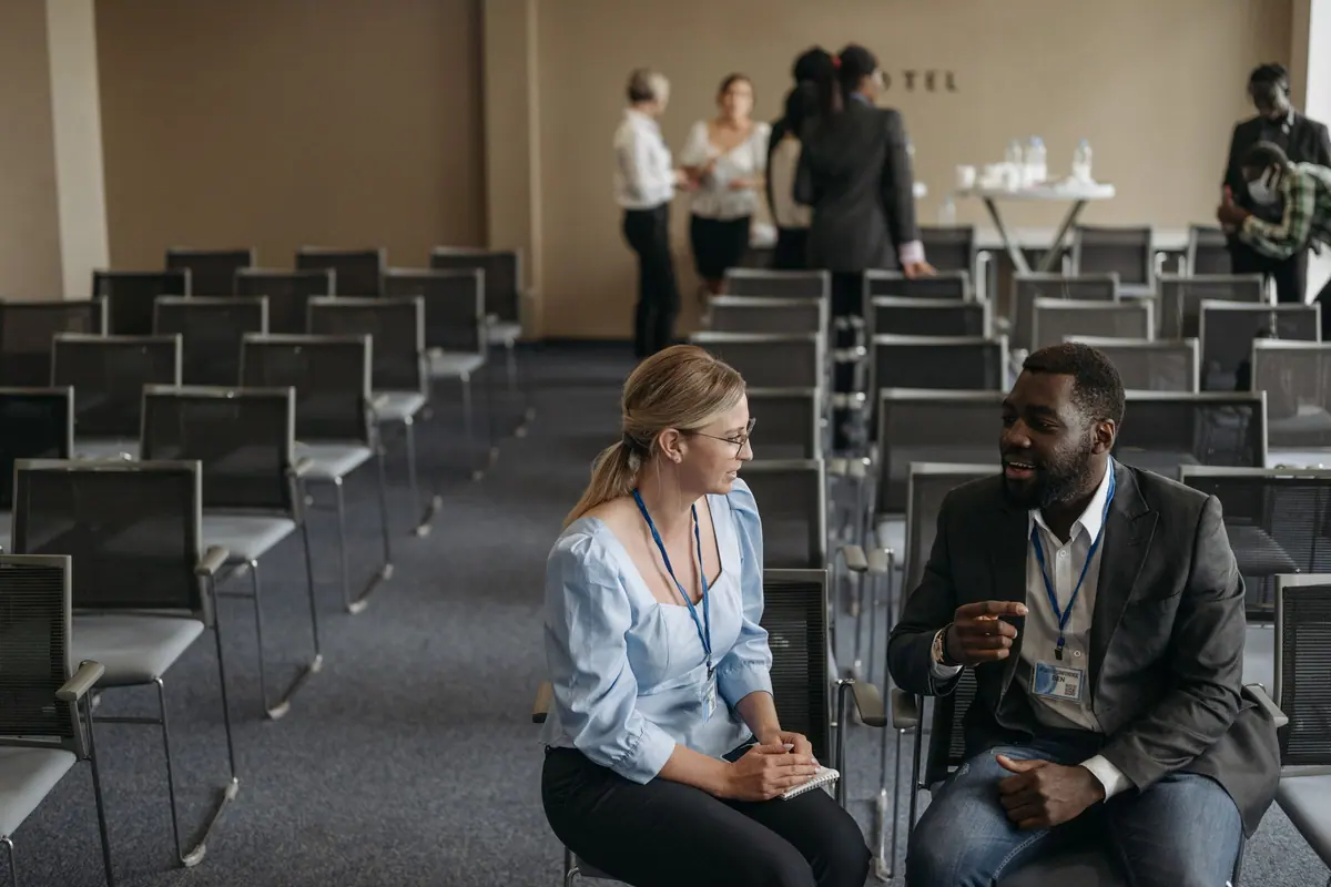 International leaders in conversation between summit sessions